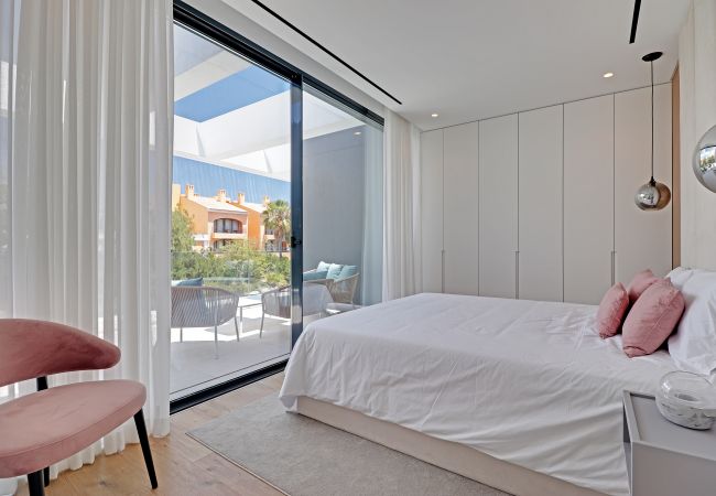 Casa en Quarteira - Moradia V5 com piscina privada - ONE SIX Casa en Quarteira - Moradia V5 com piscina privada - ONE SIX