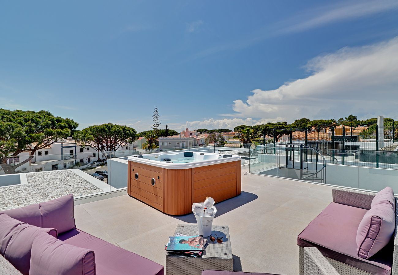 Casa en Quarteira - Moradia V5 com piscina privada - ONE SIX Casa en Quarteira - Moradia V5 com piscina privada - ONE SIX