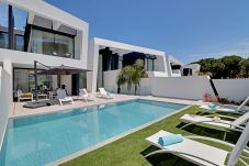 House in Quarteira - Moradia V5 com piscina privada - ONE SIX