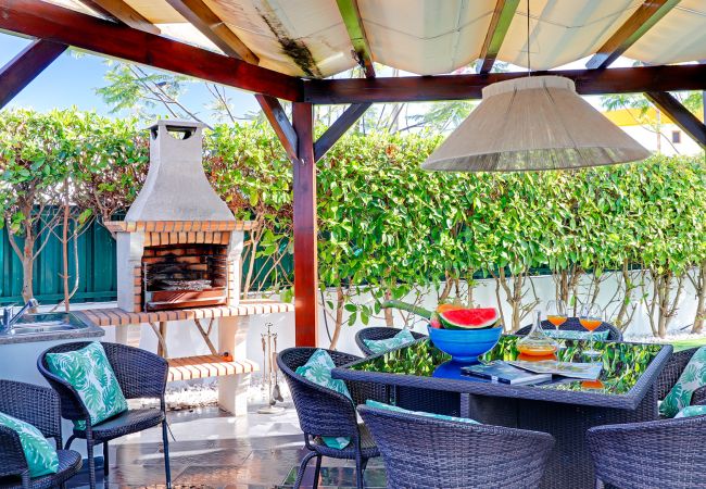  in Quarteira - JUNGLE BEACH HOUSE